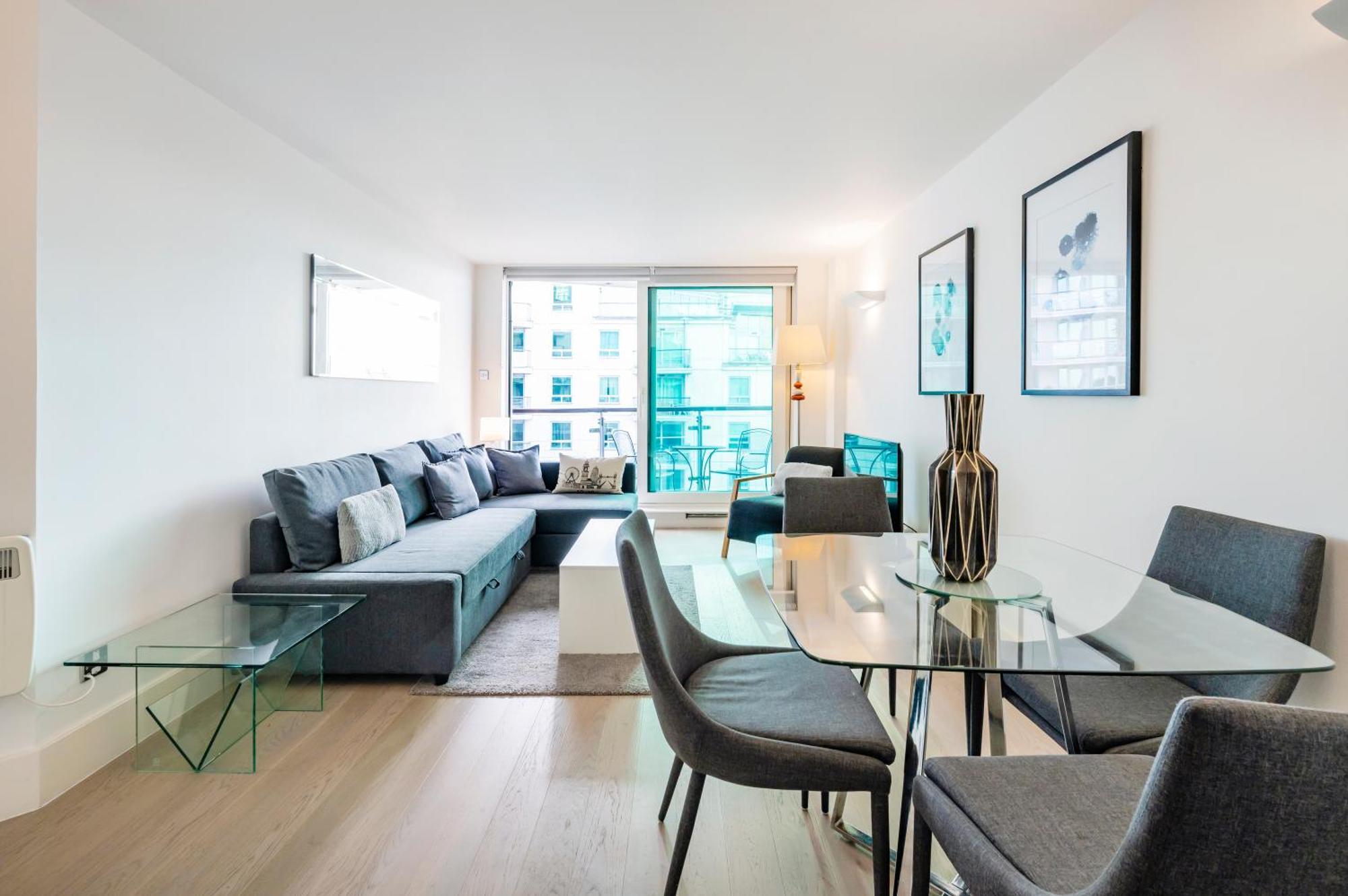 Riverside 2-Bedroom Apartments Лондон Екстериор снимка